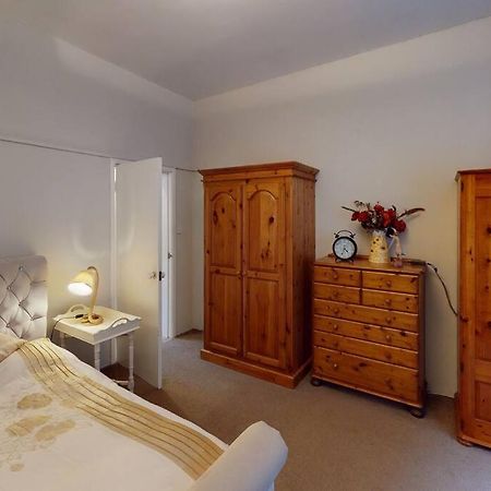 Spacious One Bedroom Flat West Hoathley Kültér fotó