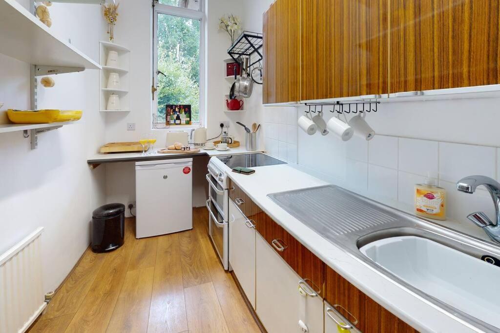 Spacious One Bedroom Flat West Hoathley Kültér fotó